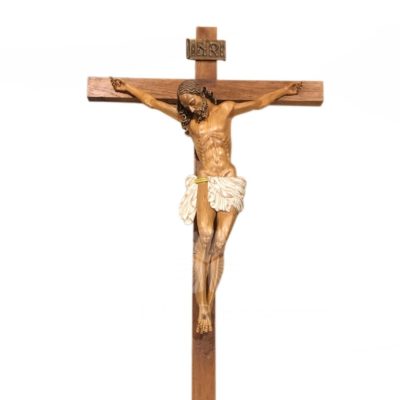 Crucifijo de madera